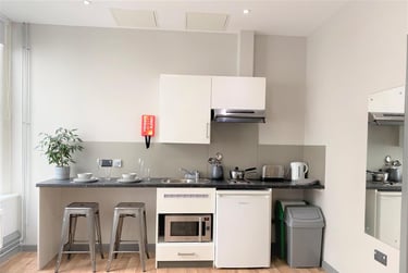 1 bed studio, College Square East, Holylands, Belfast, BT16DJ - Image 5